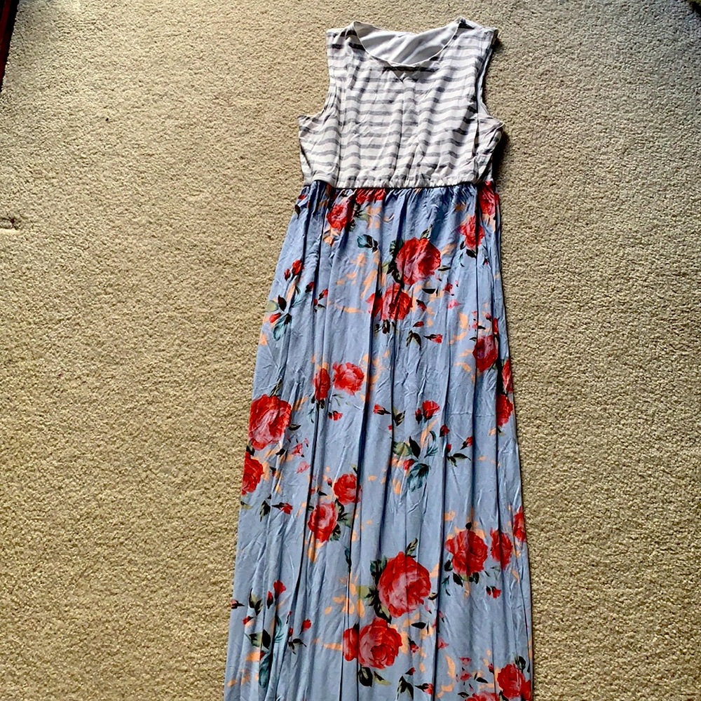 Maternity Maxi Dress with pockets
